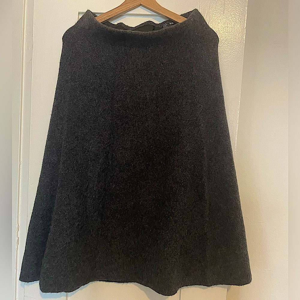 XS (4) Uniqlo Maxi Skirt with Wool